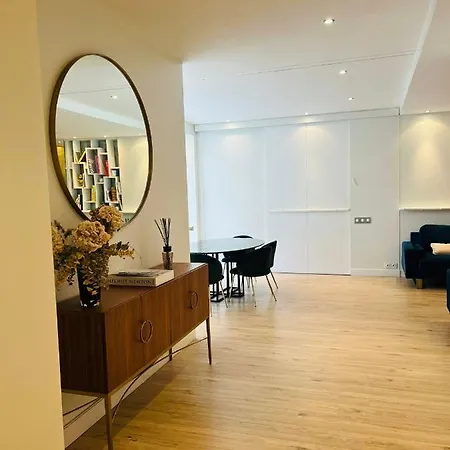 In Avenue Montaigne, Ideal For A Romantic Parisian Trip